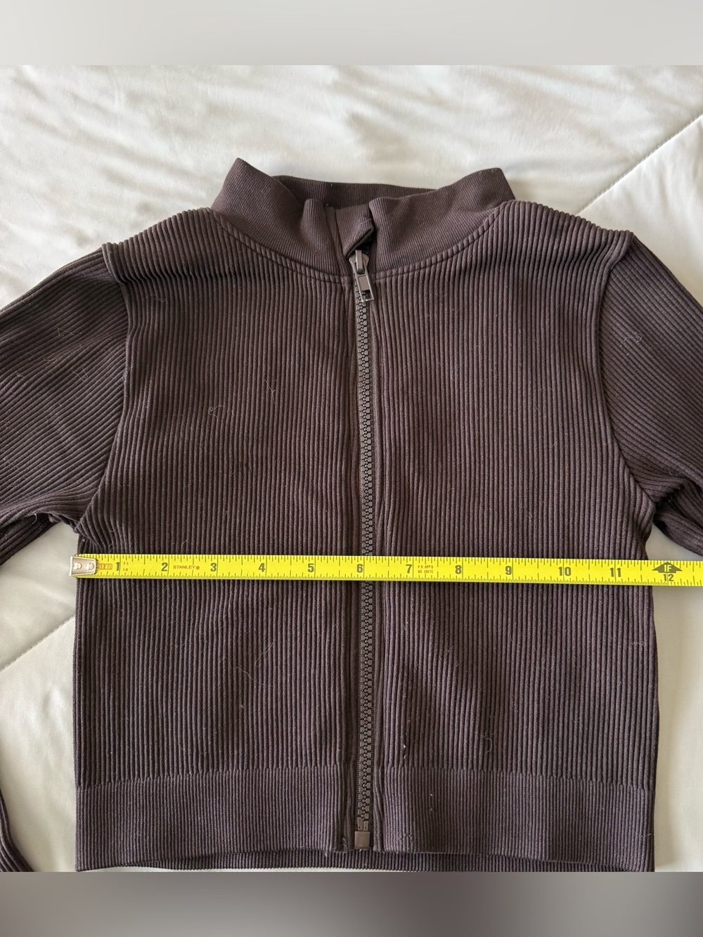 PrettyLittleThing Ribbed Zip-Front Cropped Jacket Brown - Picture 3 of 8